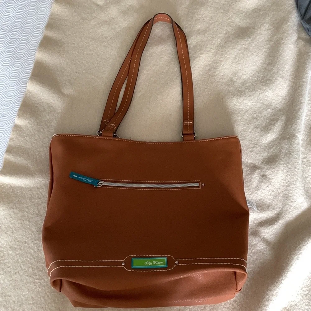 Lily Bloom Convertible Shoulder Bag - Picture 7 of 9